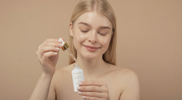 Glow-enhancing facial serum by Le Saman